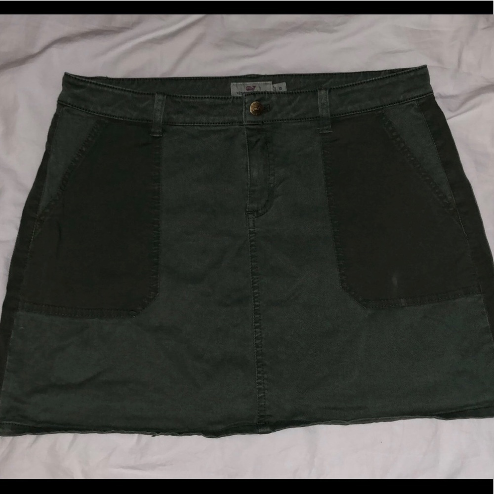 Vineyard Vines olive skirt size 10
